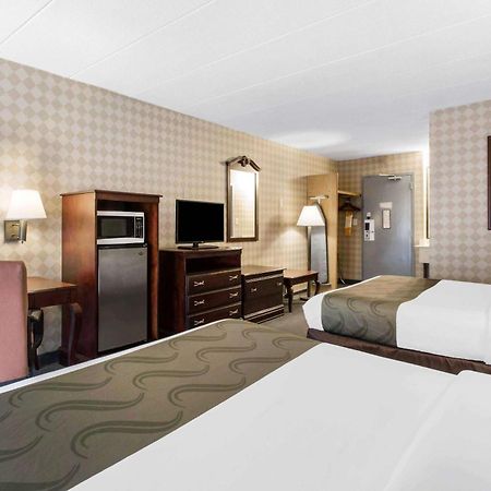 Quality Inn Вест-Спрінґфілд Екстер'єр фото