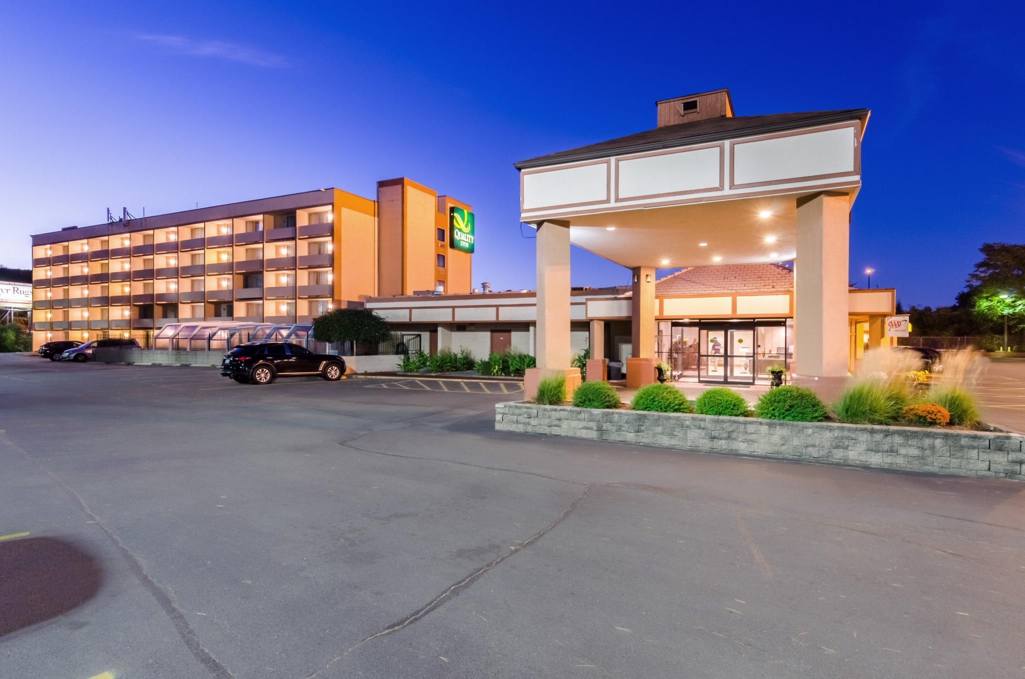 Quality Inn Вест-Спрінґфілд Екстер'єр фото