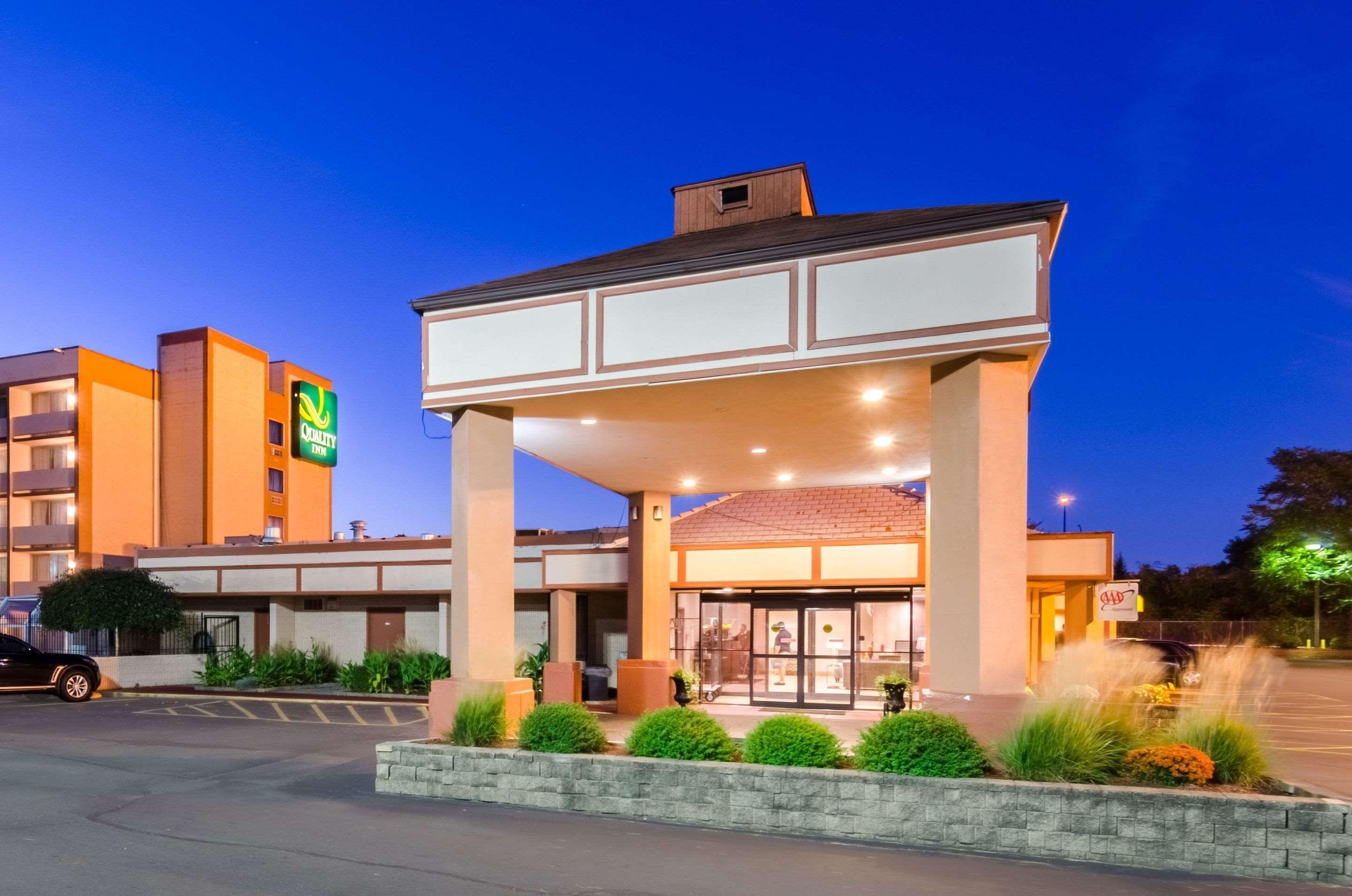 Quality Inn Вест-Спрінґфілд Екстер'єр фото