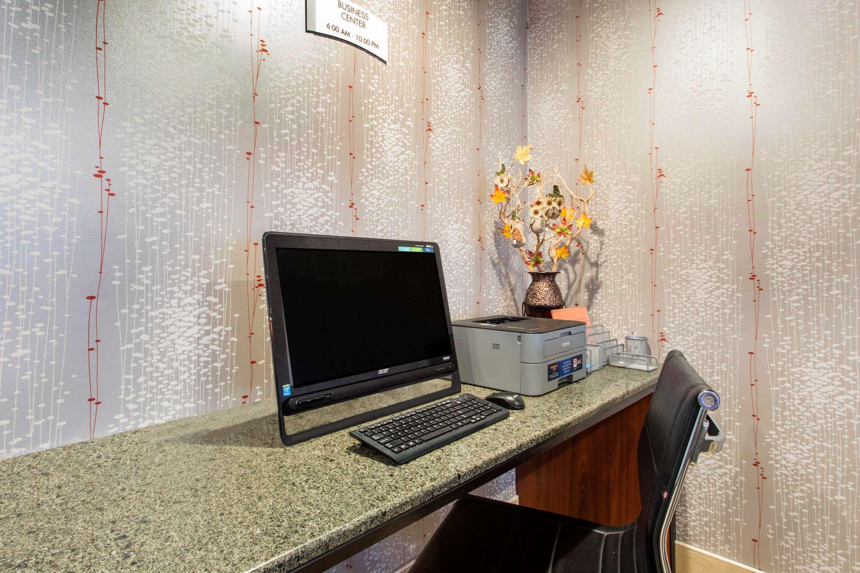 Quality Inn Вест-Спрінґфілд Екстер'єр фото